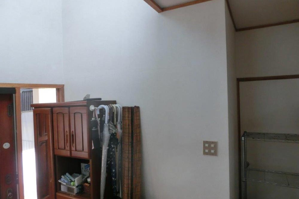 玄関壁施工前