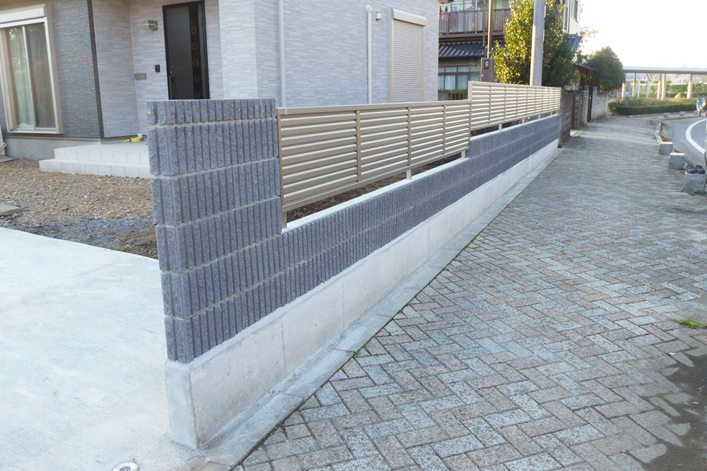 施工後のブロックフェンス