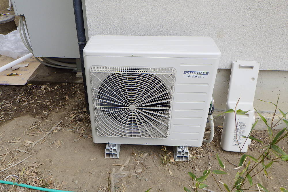 設置後のヒートポンプユニット