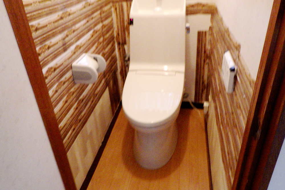 張り替え後のトイレ床