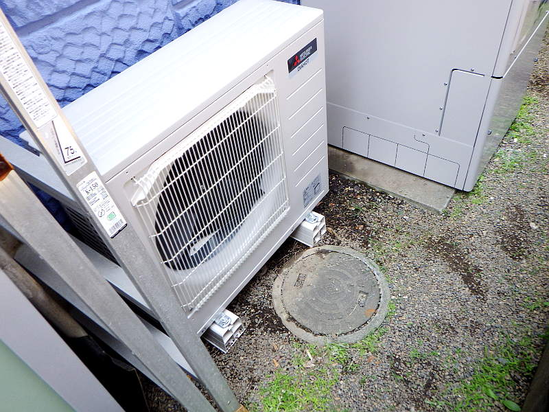 交換後のヒートポンプユニット