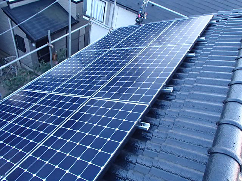 設置後の太陽光パネル