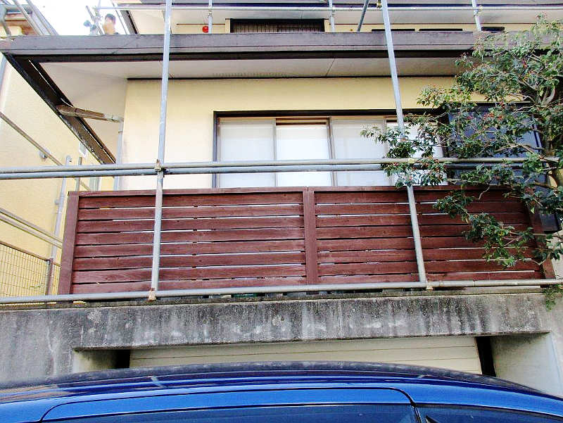 塗装後の木製フェンス