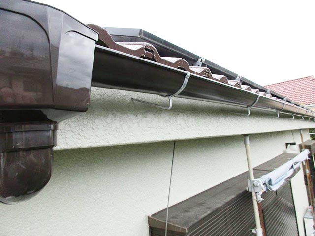 雨樋の取り付け