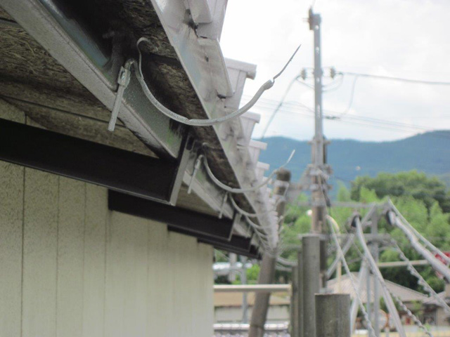 新規雨樋金具取り付け