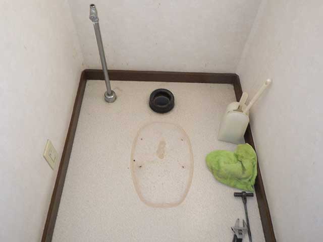 取り外し後のトイレ