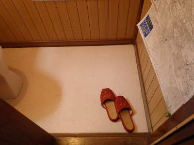 施工前のトイレ床