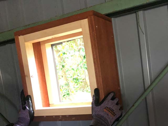 換気扇用の枠を造作