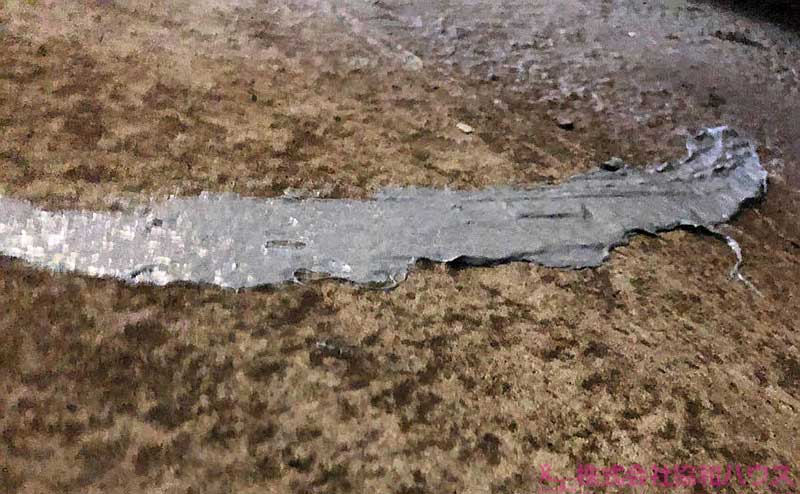 床基礎のひび割れのタックダイン塗布完了