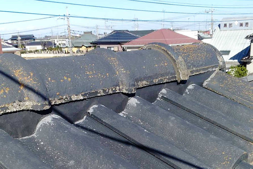 埼玉県北葛飾郡　屋根瓦棟漆喰工事