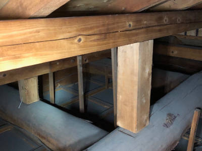 施工前の小屋裏