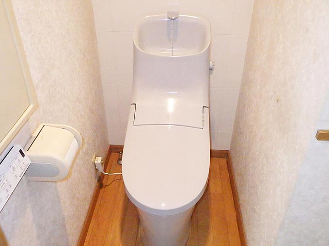 新しいトイレの取り付け