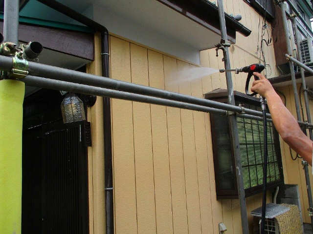 外壁の高圧洗浄