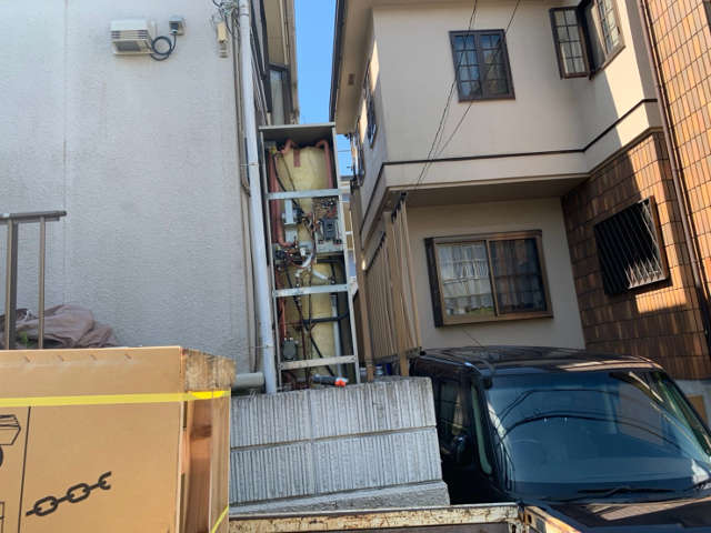 既存のエコキュートの解体