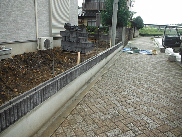 ブロック積み1段目