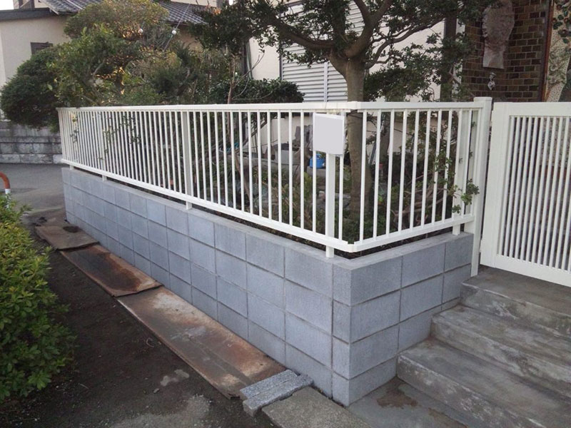 施工後のブロックフェンス