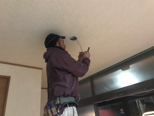 ダウンライト取り付け