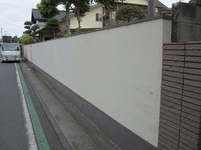 施工前の塀