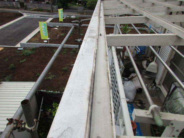 汚れを撤去したベランダ屋根