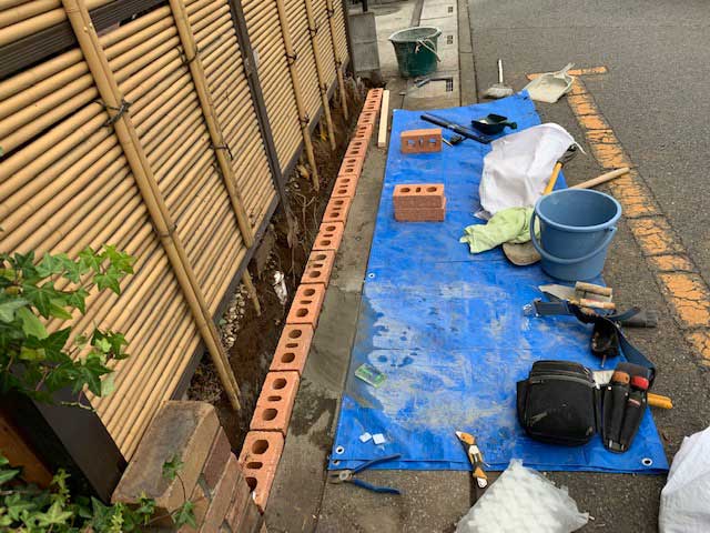 レンガブロック1段目