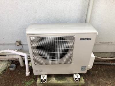 施工前のヒートポンプユニット