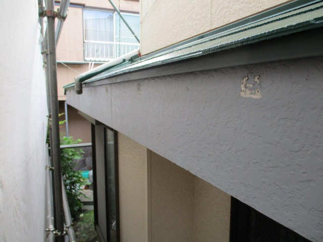既存の雨樋を撤去