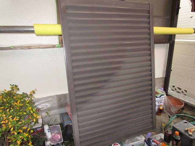 雨戸の塗装