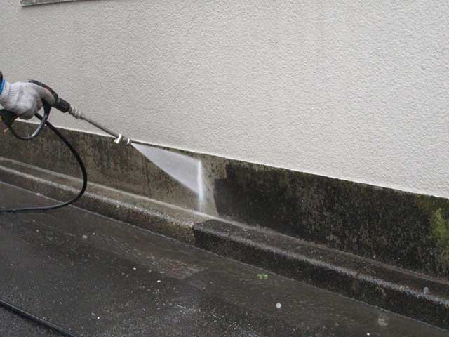 塀の高圧洗浄