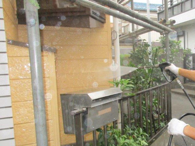 外壁の高圧洗浄