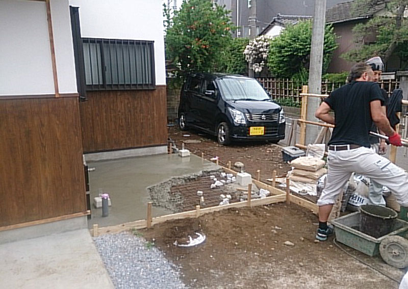 自転車置き場土間打ち