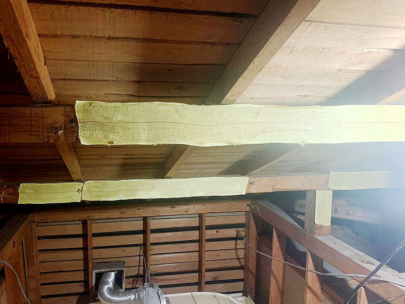 設置後の屋根裏木部