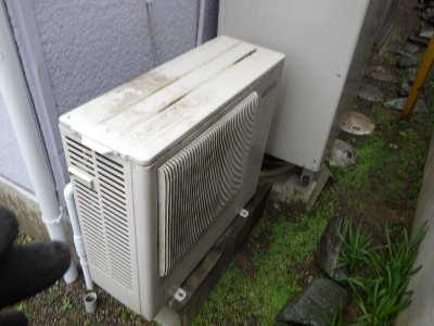 交換前のヒートポンプユニット