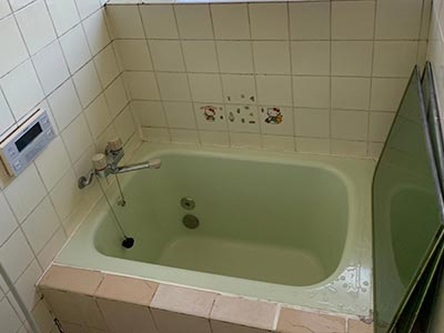 施工前の浴室
