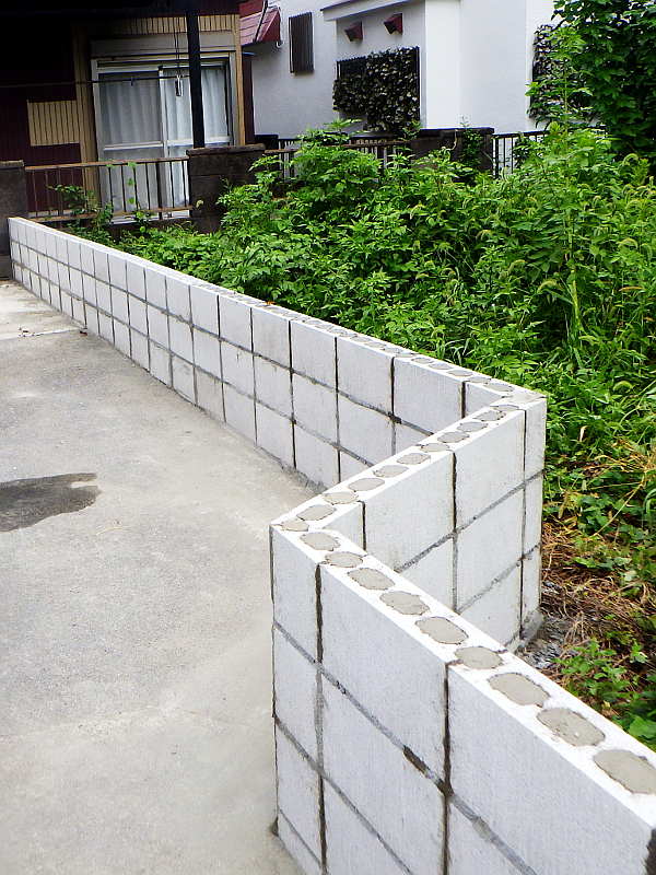 ブロック塀設置後の庭