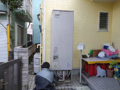 交換前のエコキュート