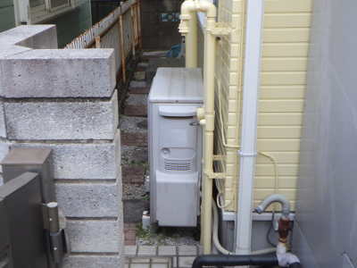 交換前のヒートポンプユニット