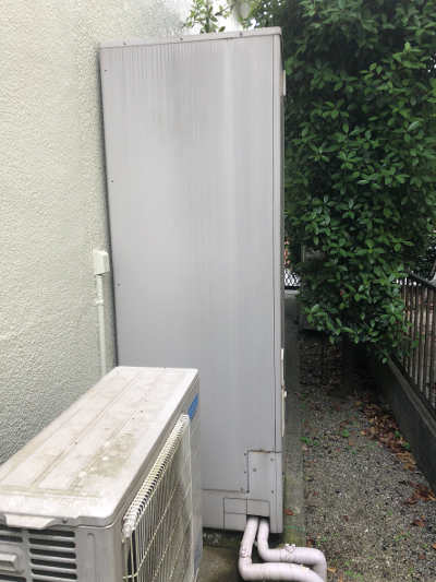 交換前のエコキュート