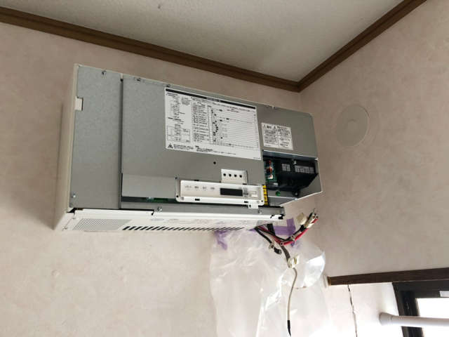 新しいパワーコンディショナーの取り付け