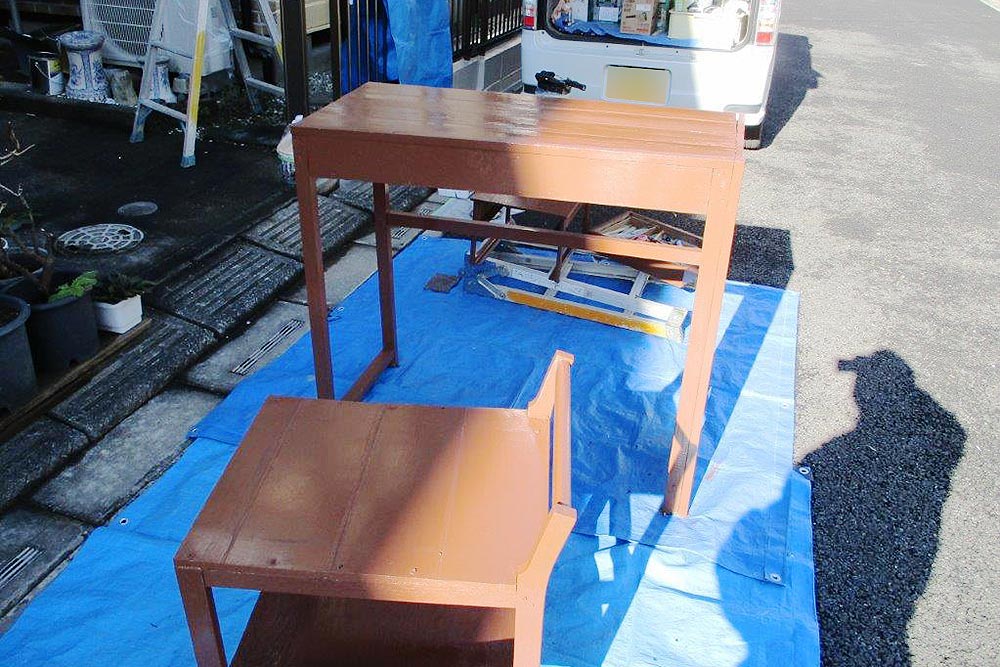 塗装後の木製室外機カバー