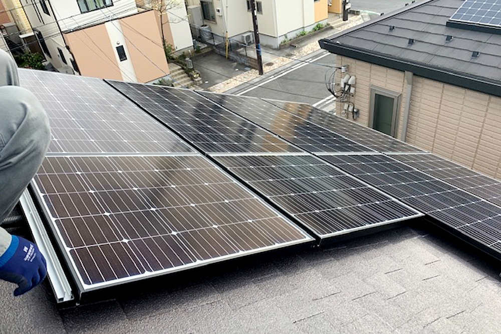 設置後の太陽光パネル