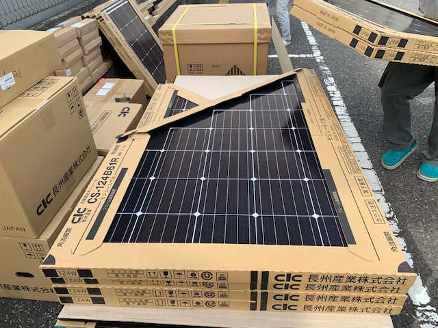 太陽光・蓄電池の搬入