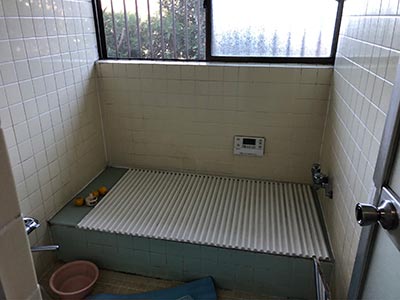 施工前の浴室