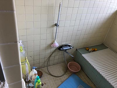 施工前の浴室