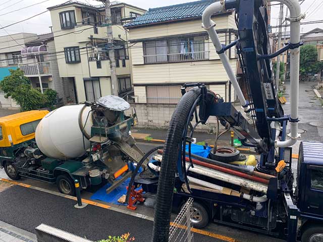 コンクリートポンプ車・ミキサー車