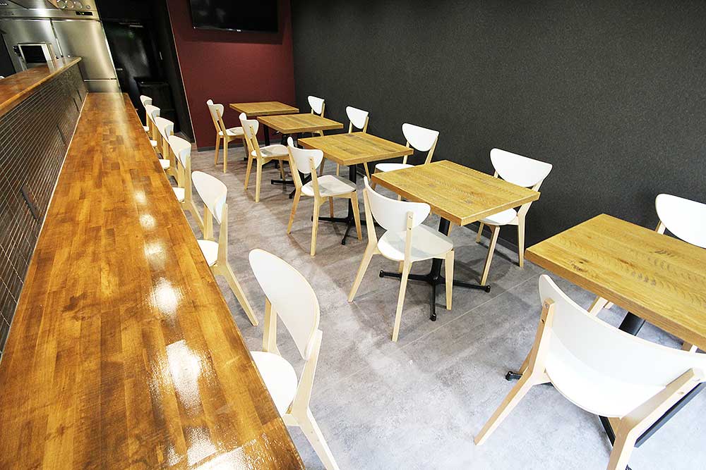 施工後のダイニングバー