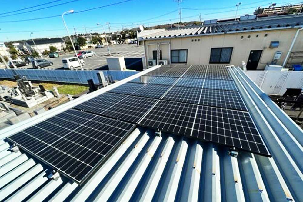設置後の太陽光パネル