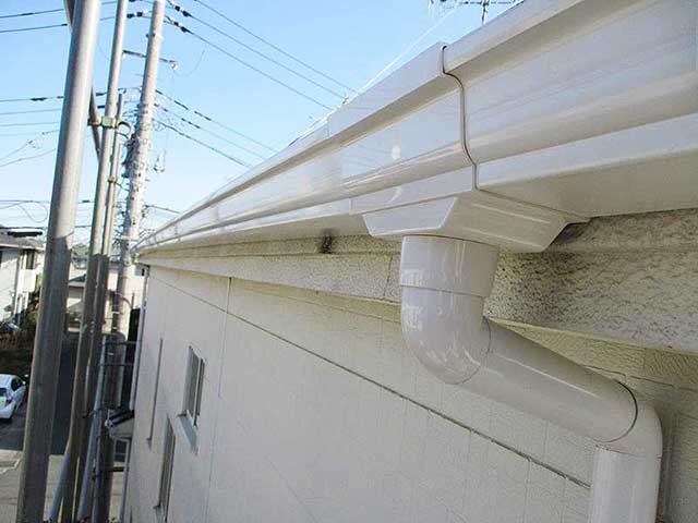 雨樋の取り付け