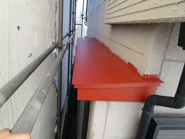 庇の錆止め塗装