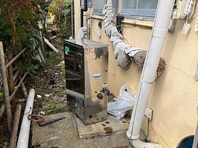 交換前の石油給湯器