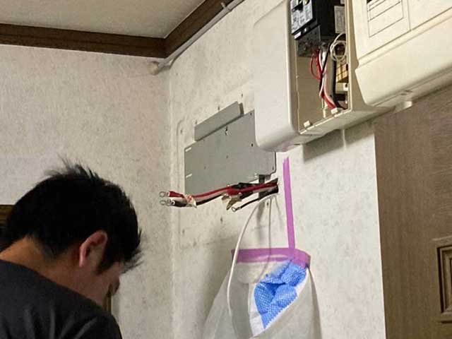 受け金具取付